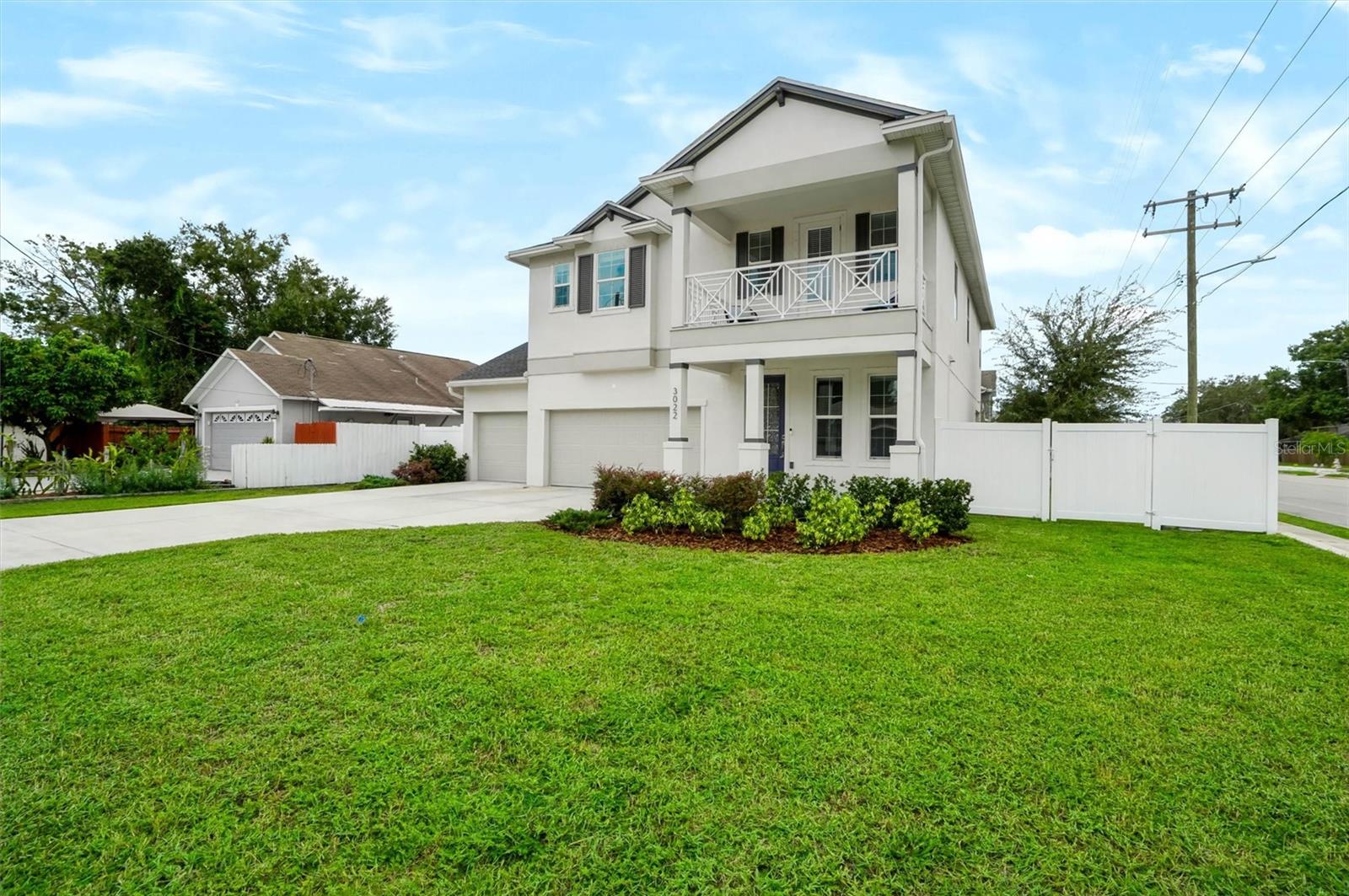 3022 W GRAY ST — photo 2