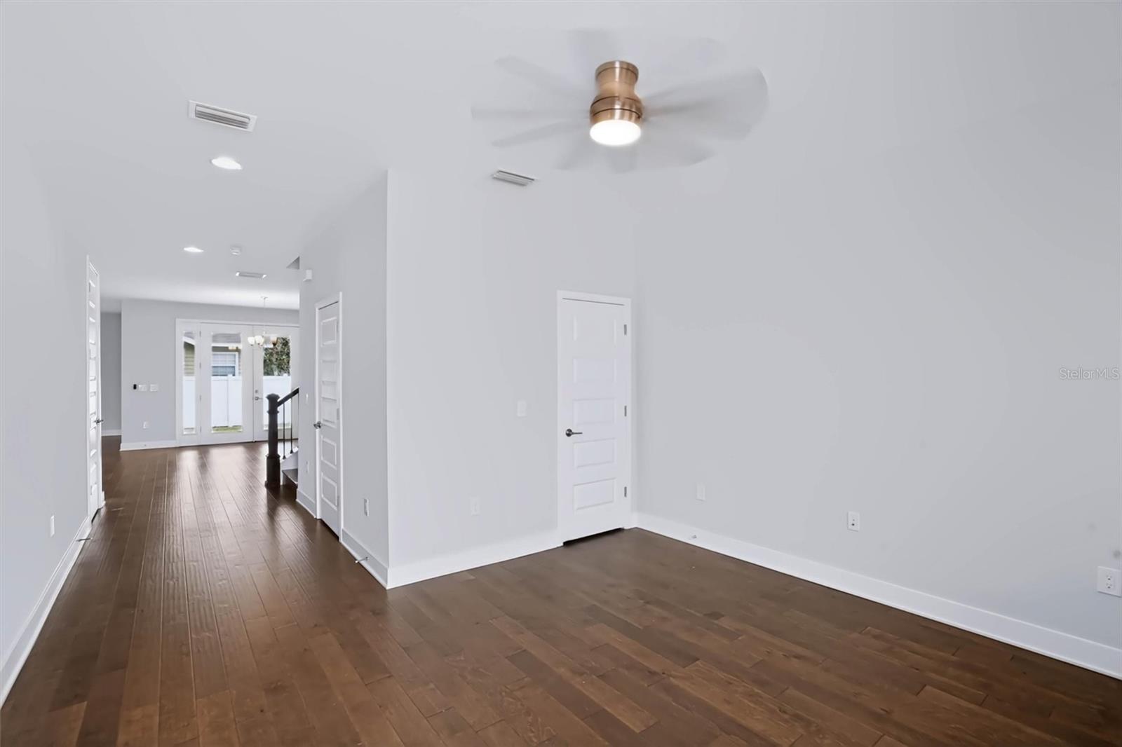3022 W GRAY ST — photo 4