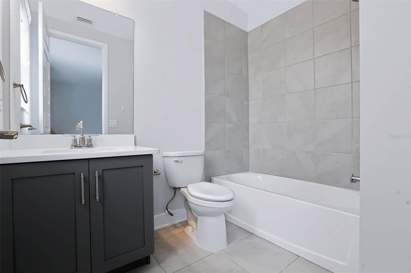 3022 W GRAY ST — photo 35