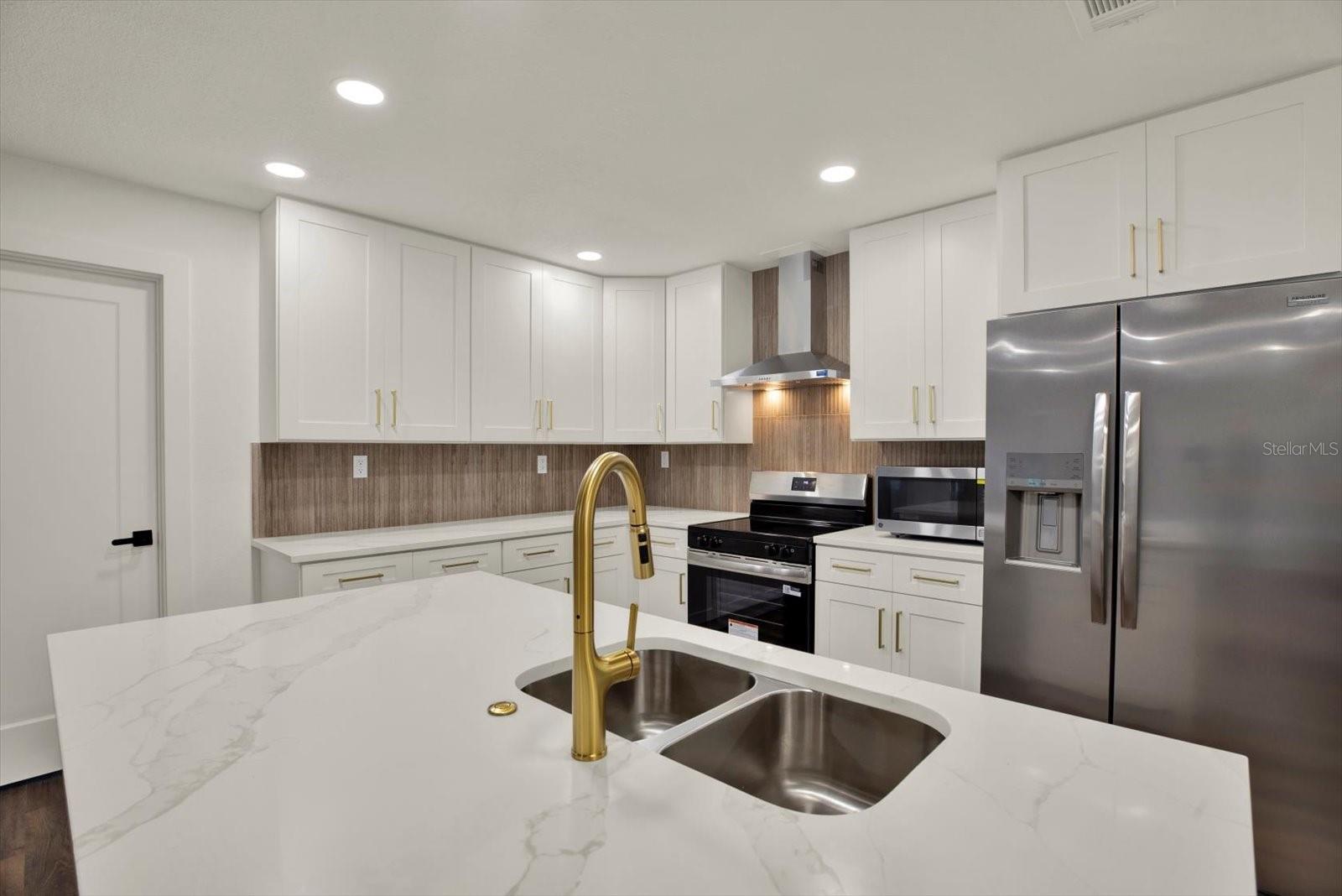 2661 PEBBLE BEACH DR — photo 2