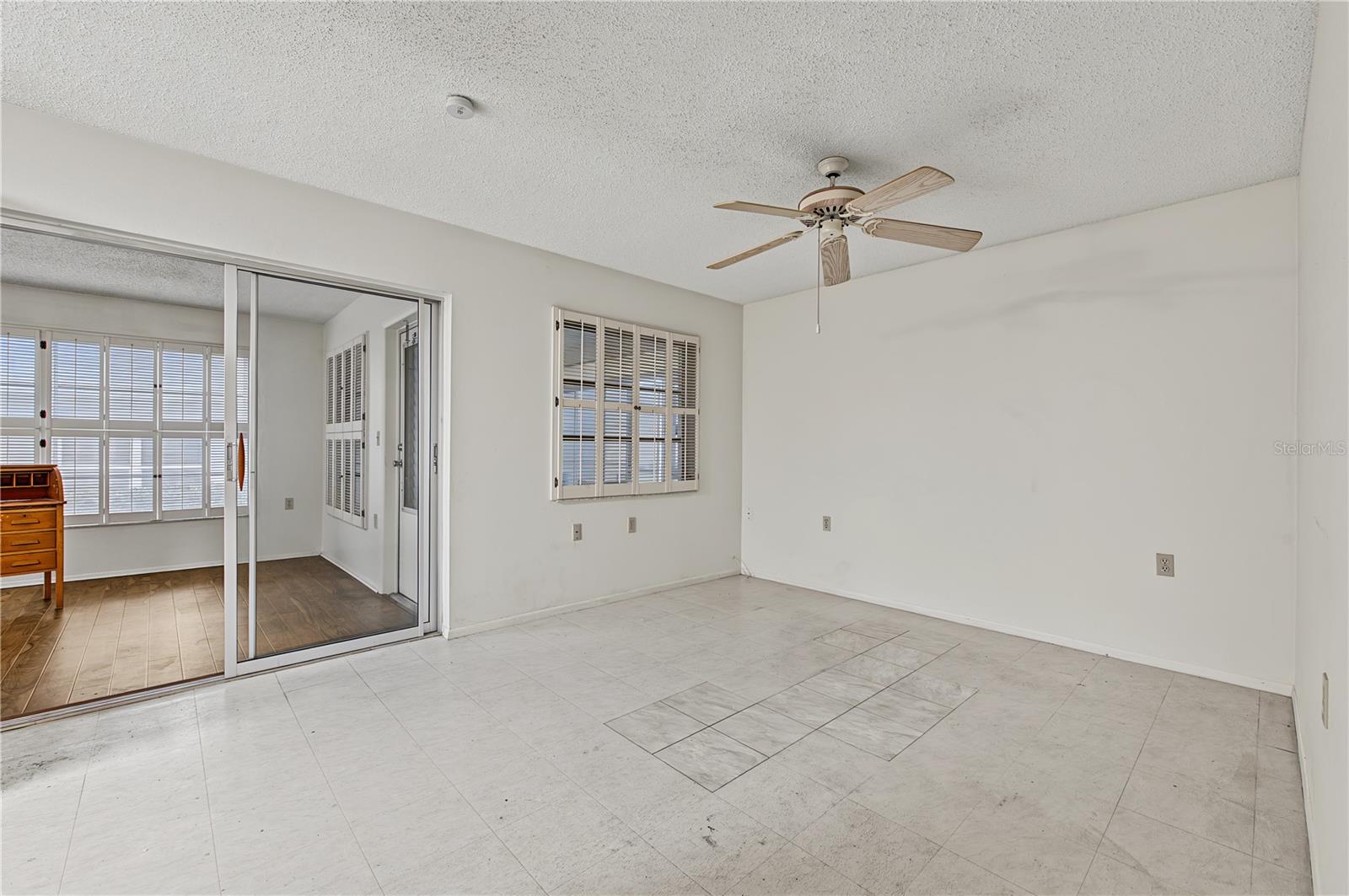 8210 LORA DEL RIO DR — photo 11
