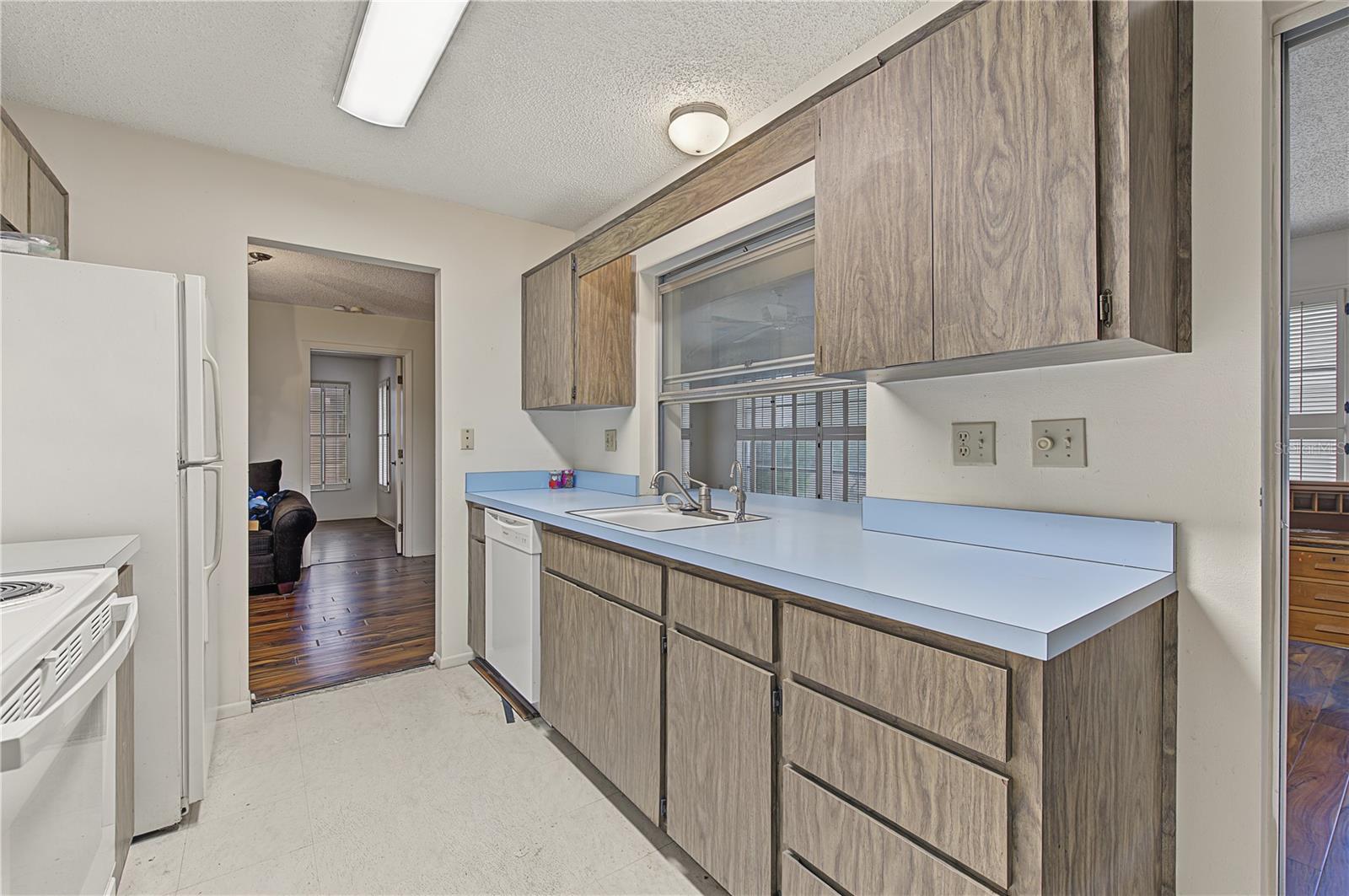 8210 LORA DEL RIO DR — photo 14