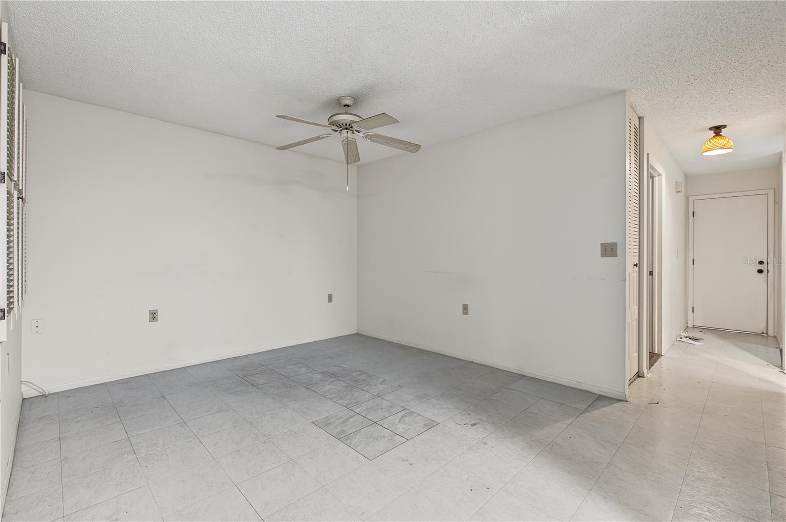 8210 LORA DEL RIO DR — photo 10