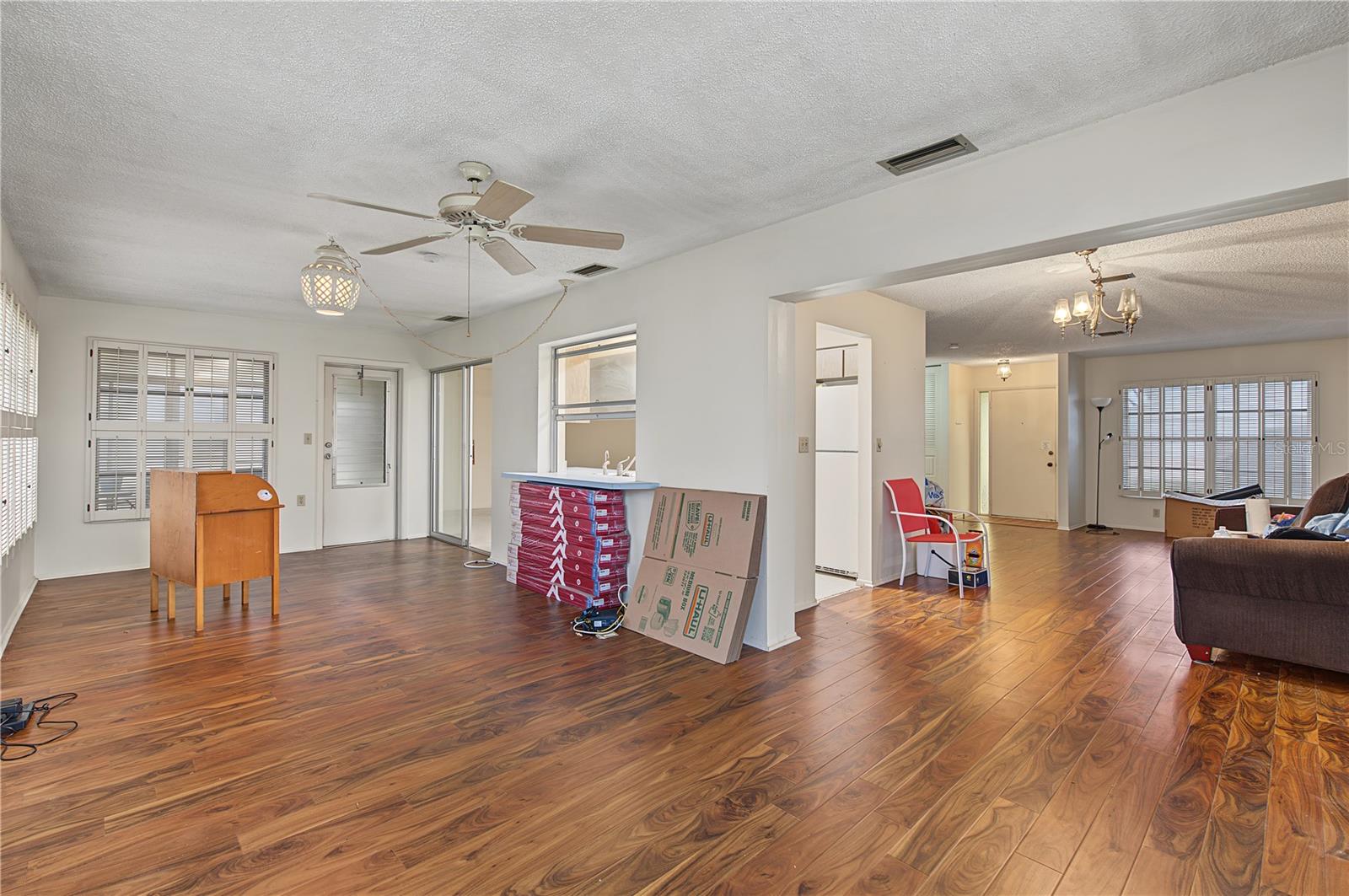 8210 LORA DEL RIO DR — photo 4
