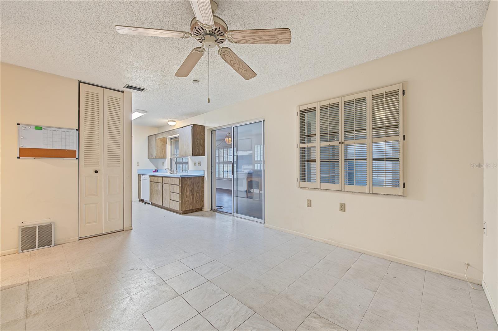 8210 LORA DEL RIO DR — photo 12