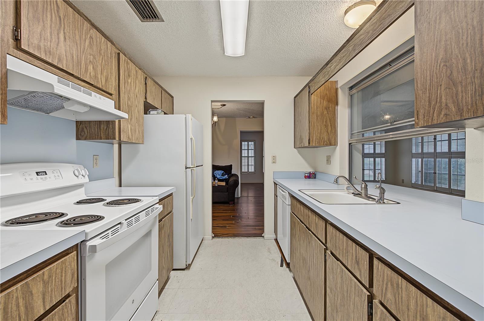 8210 LORA DEL RIO DR — photo 5