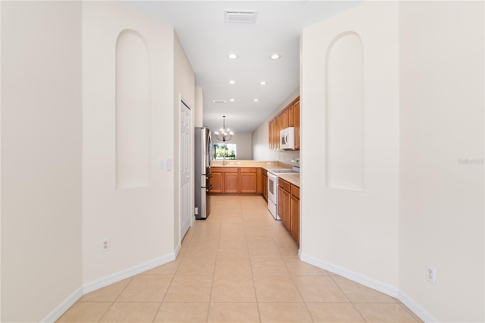 4177 LENOX BLVD — photo 16