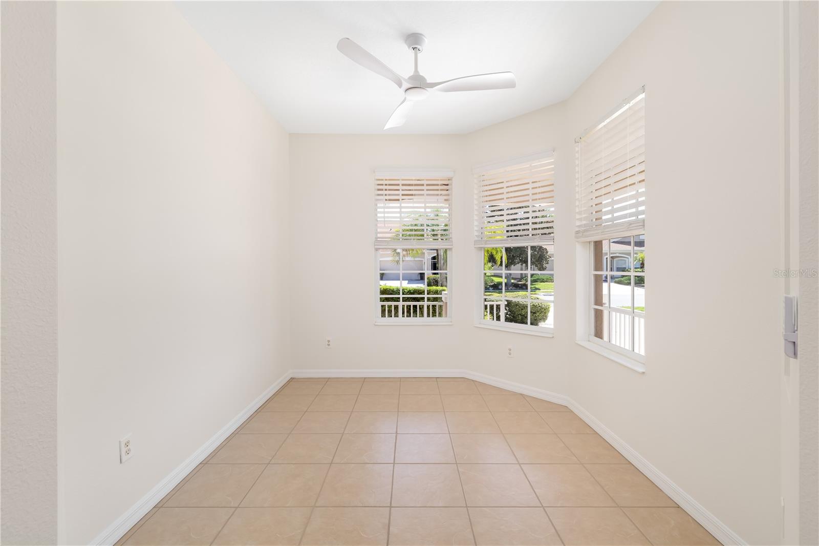 4177 LENOX BLVD — photo 13