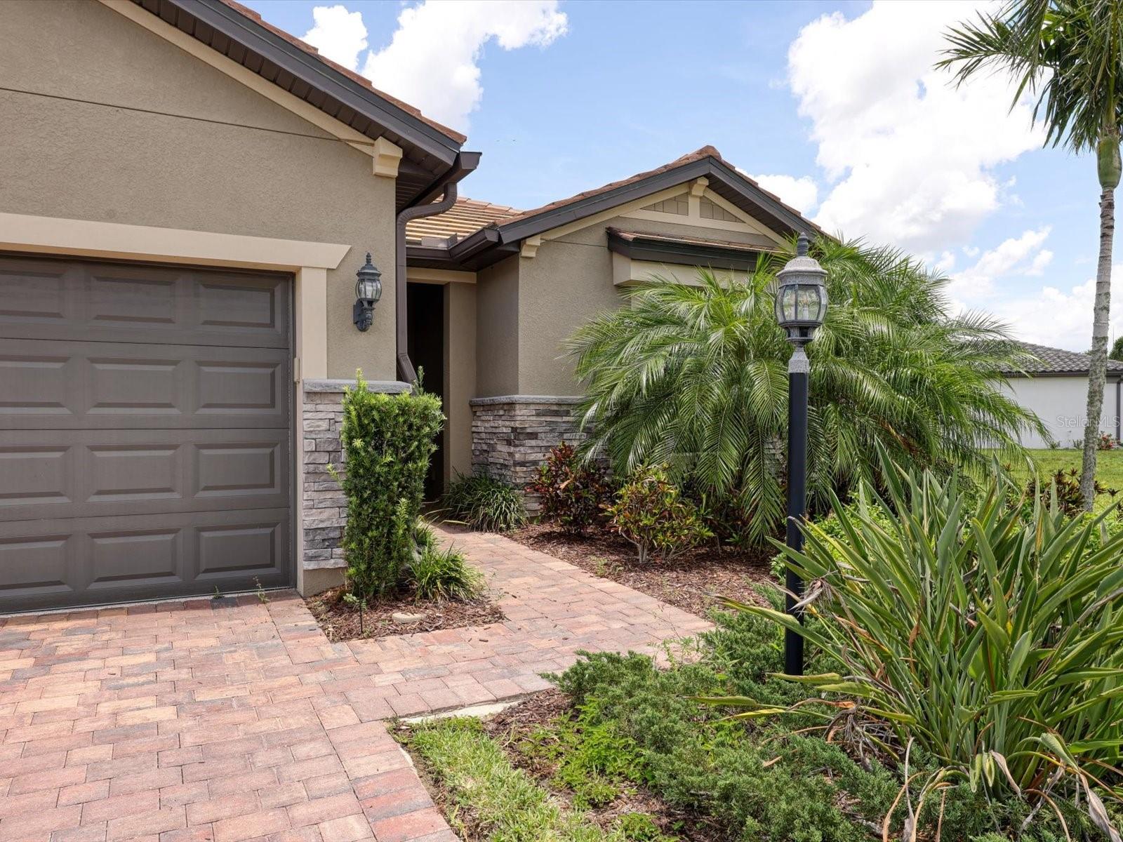 7543 VIOLA LOOP — photo 2