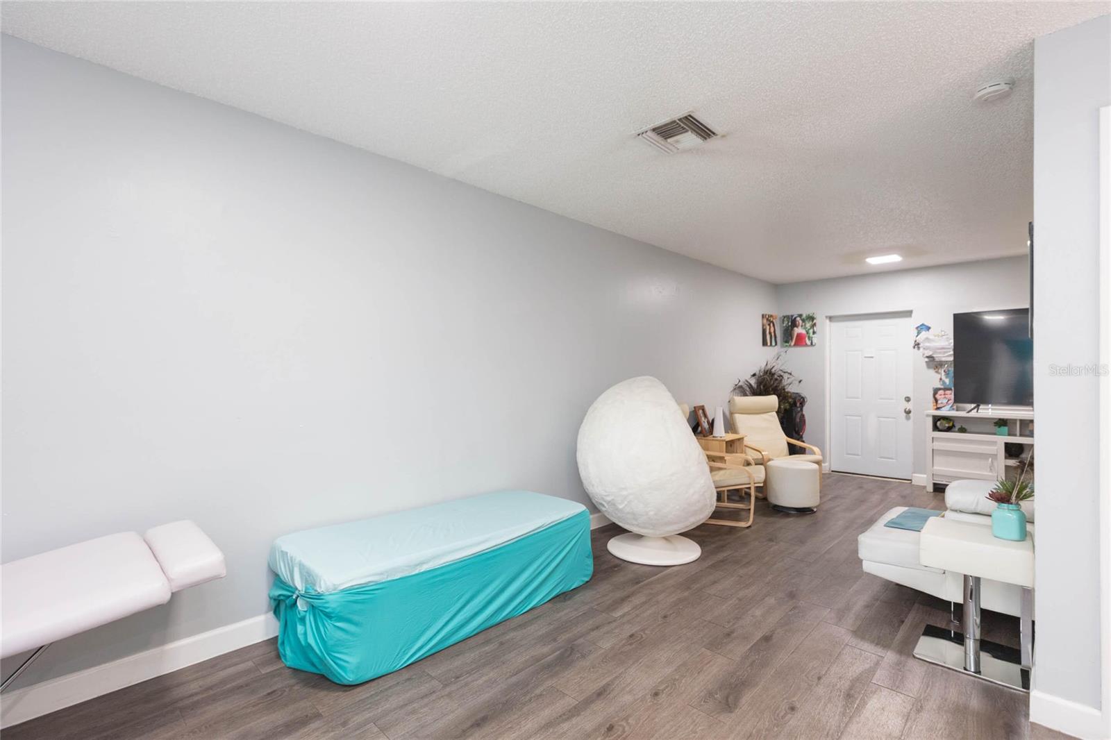 1718 E MULBERRY DR — photo 40
