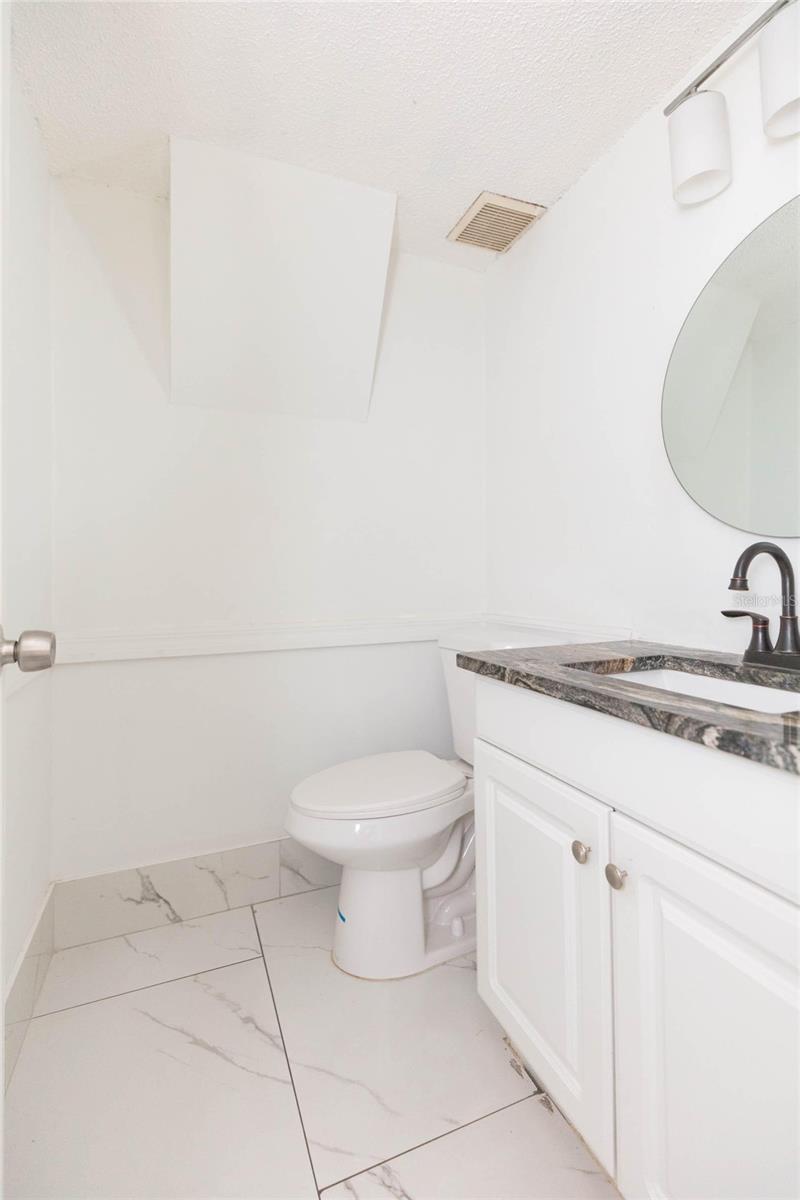 1718 E MULBERRY DR — photo 14