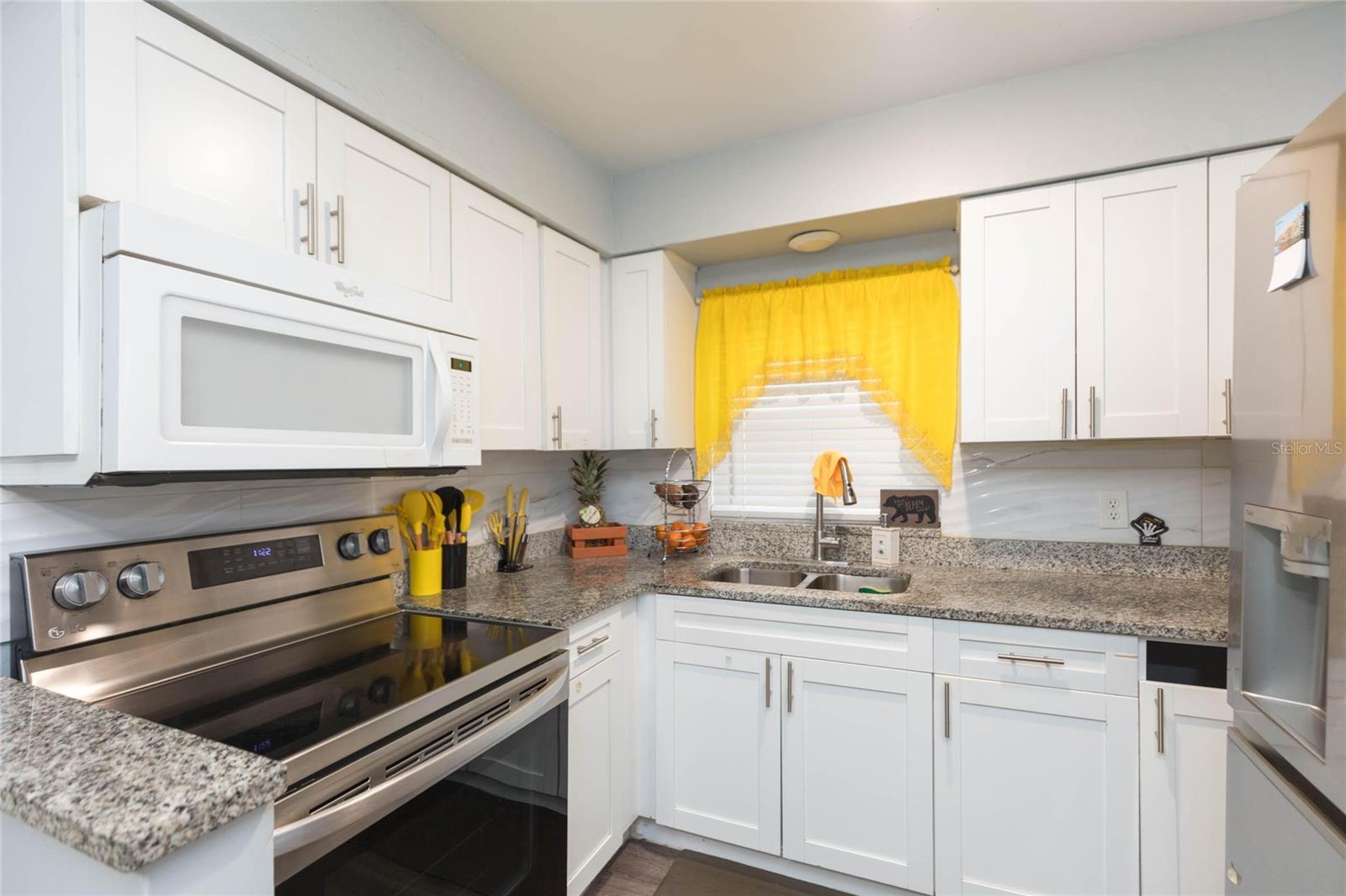 1718 E MULBERRY DR — photo 39