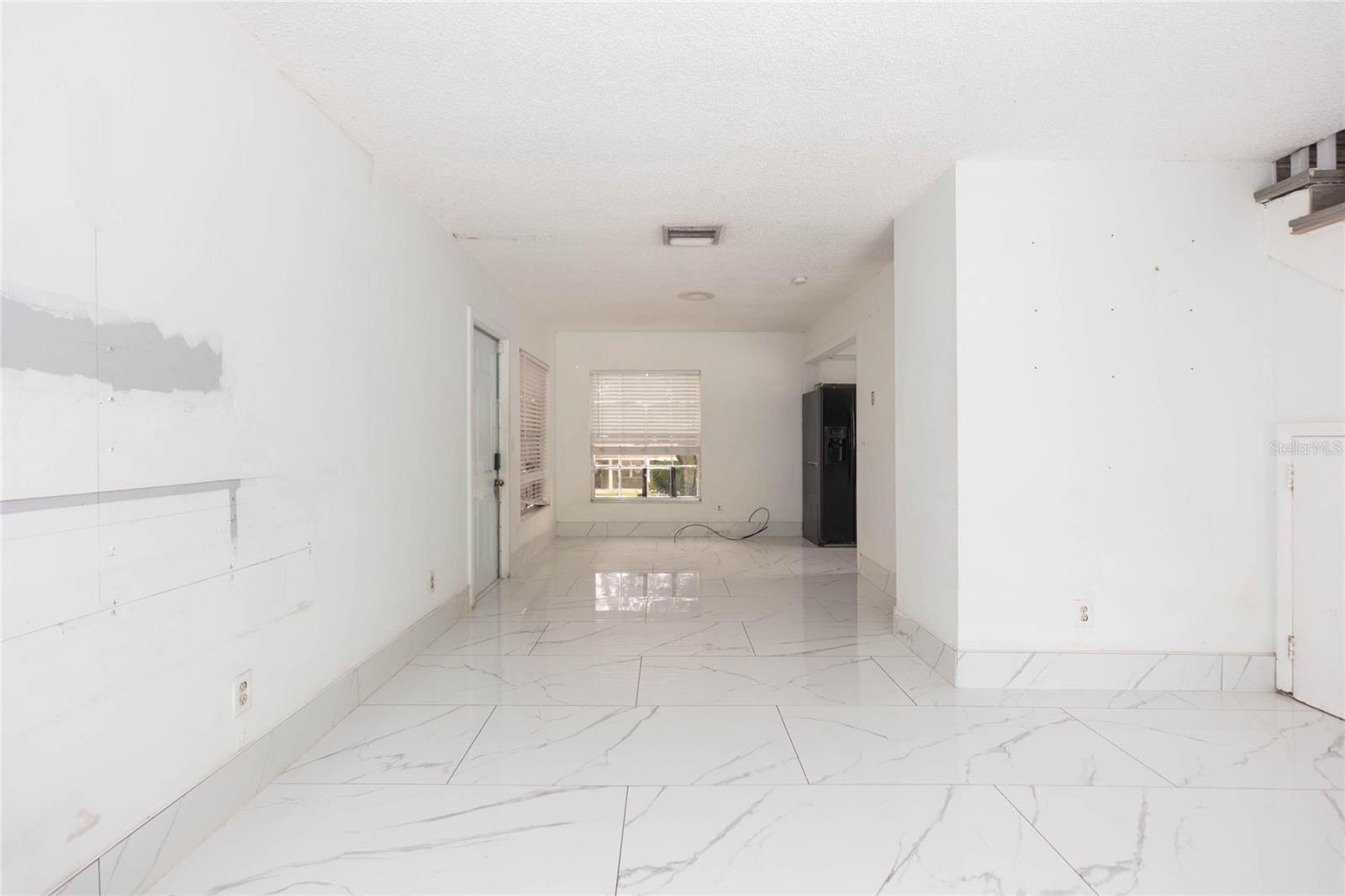 1718 E MULBERRY DR — photo 11