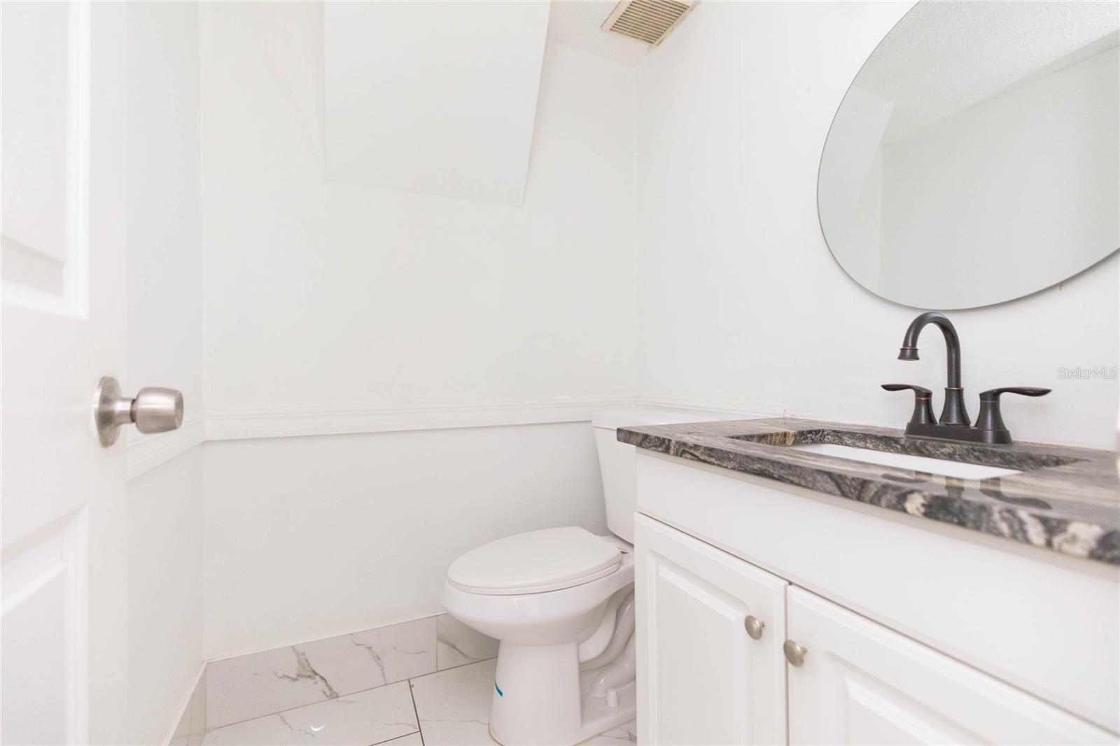 1718 E MULBERRY DR — photo 13