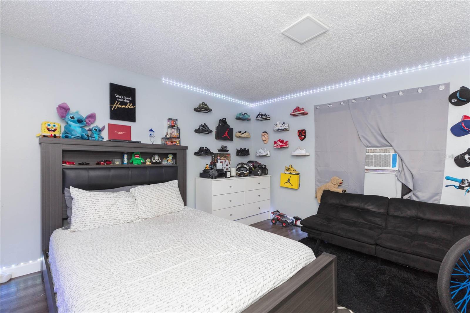 1718 E MULBERRY DR — photo 45