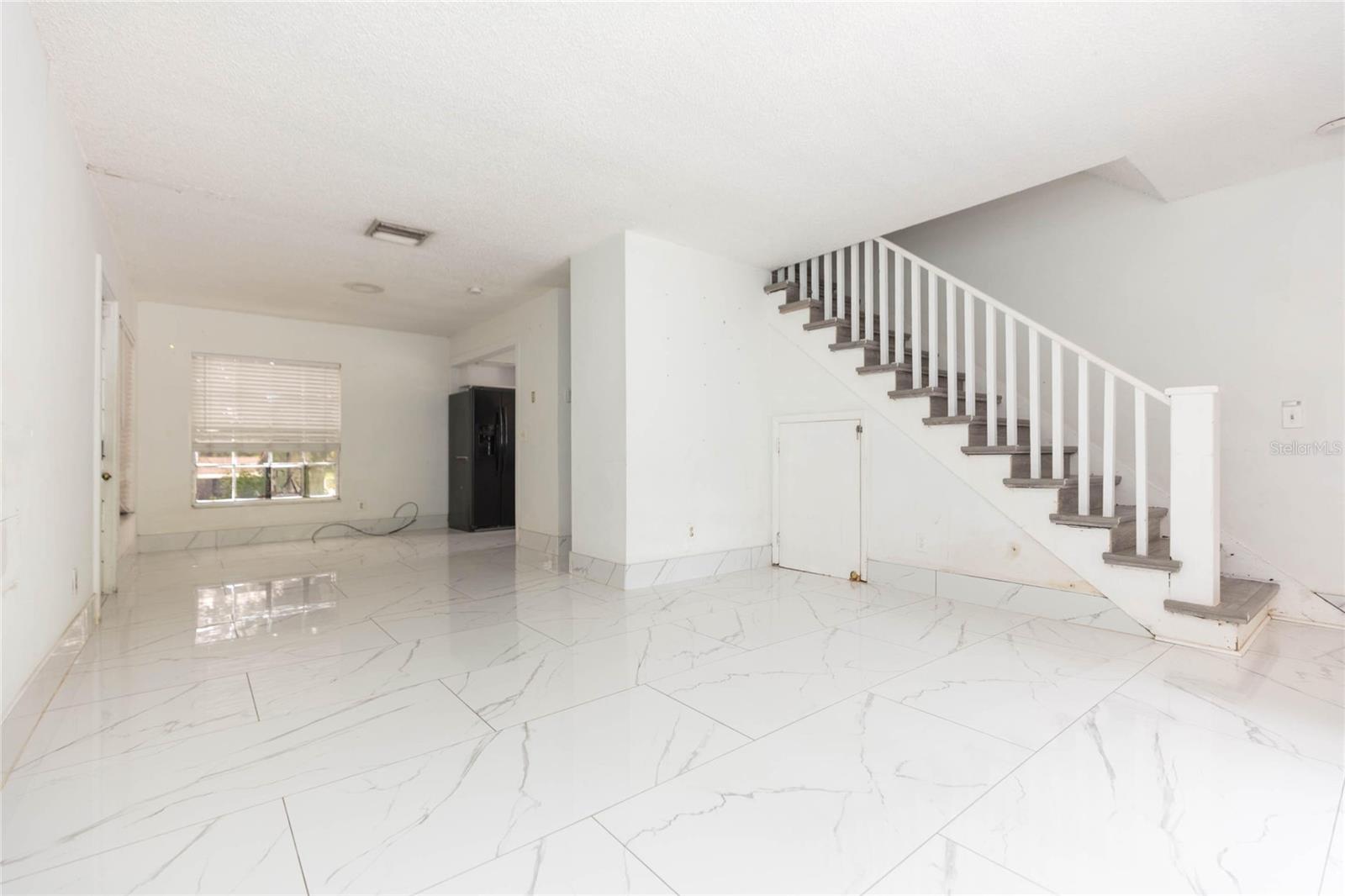 1718 E MULBERRY DR — photo 10