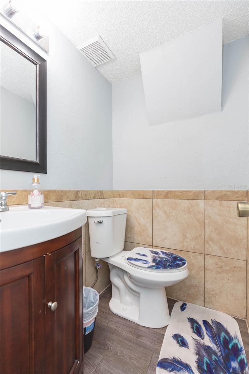 1718 E MULBERRY DR — photo 37