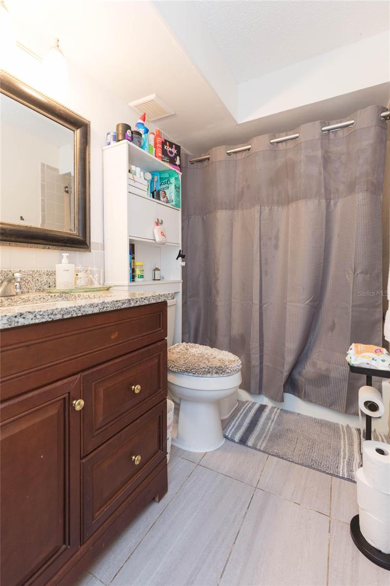 1718 E MULBERRY DR — photo 44