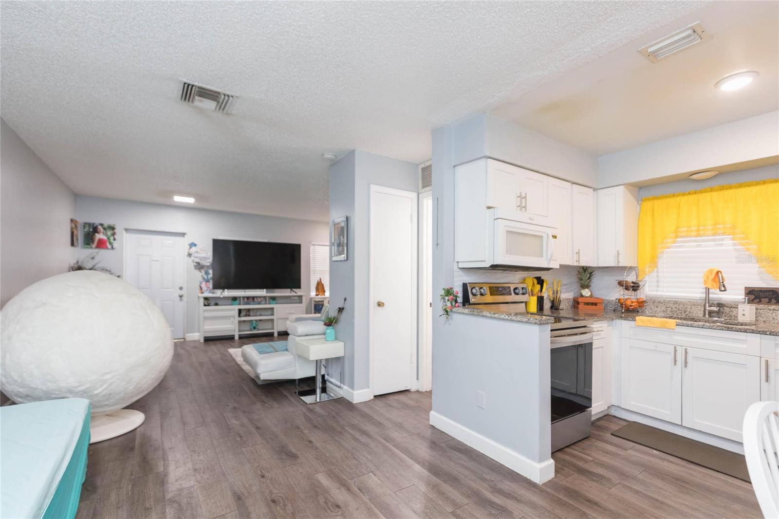 1718 E MULBERRY DR — photo 34