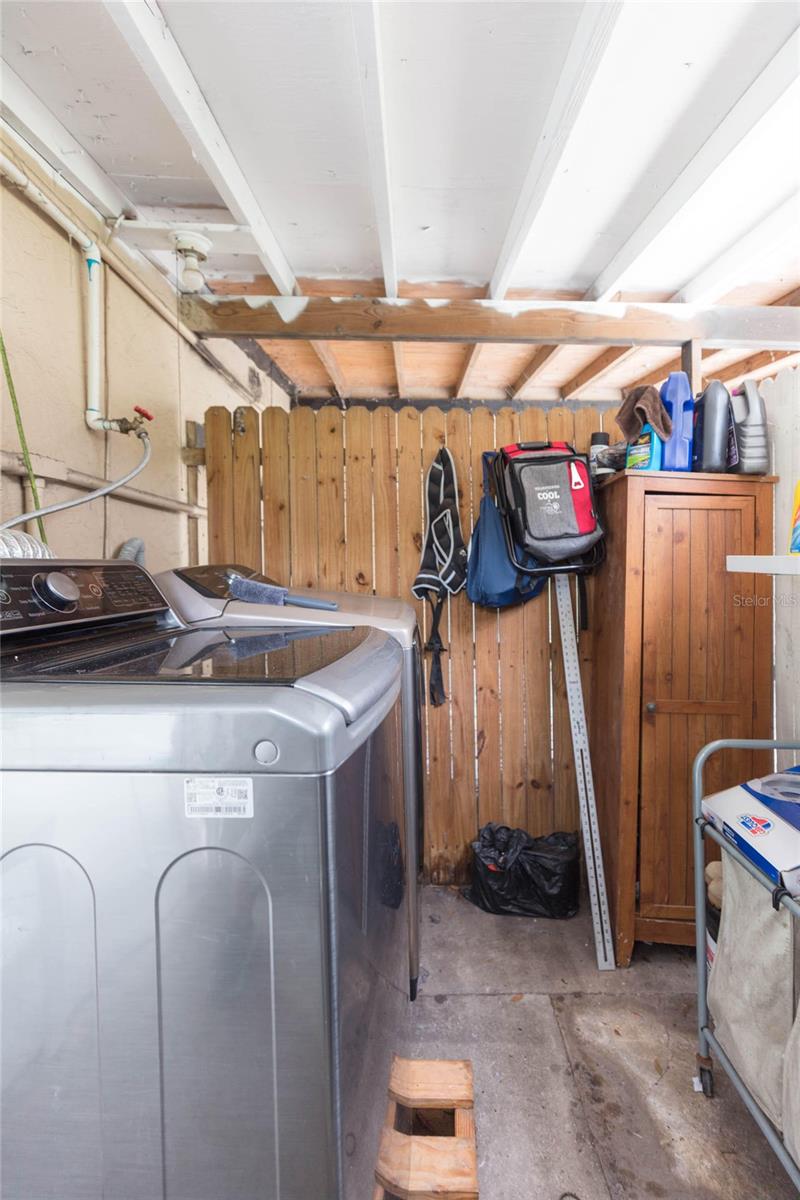 1718 E MULBERRY DR — photo 49