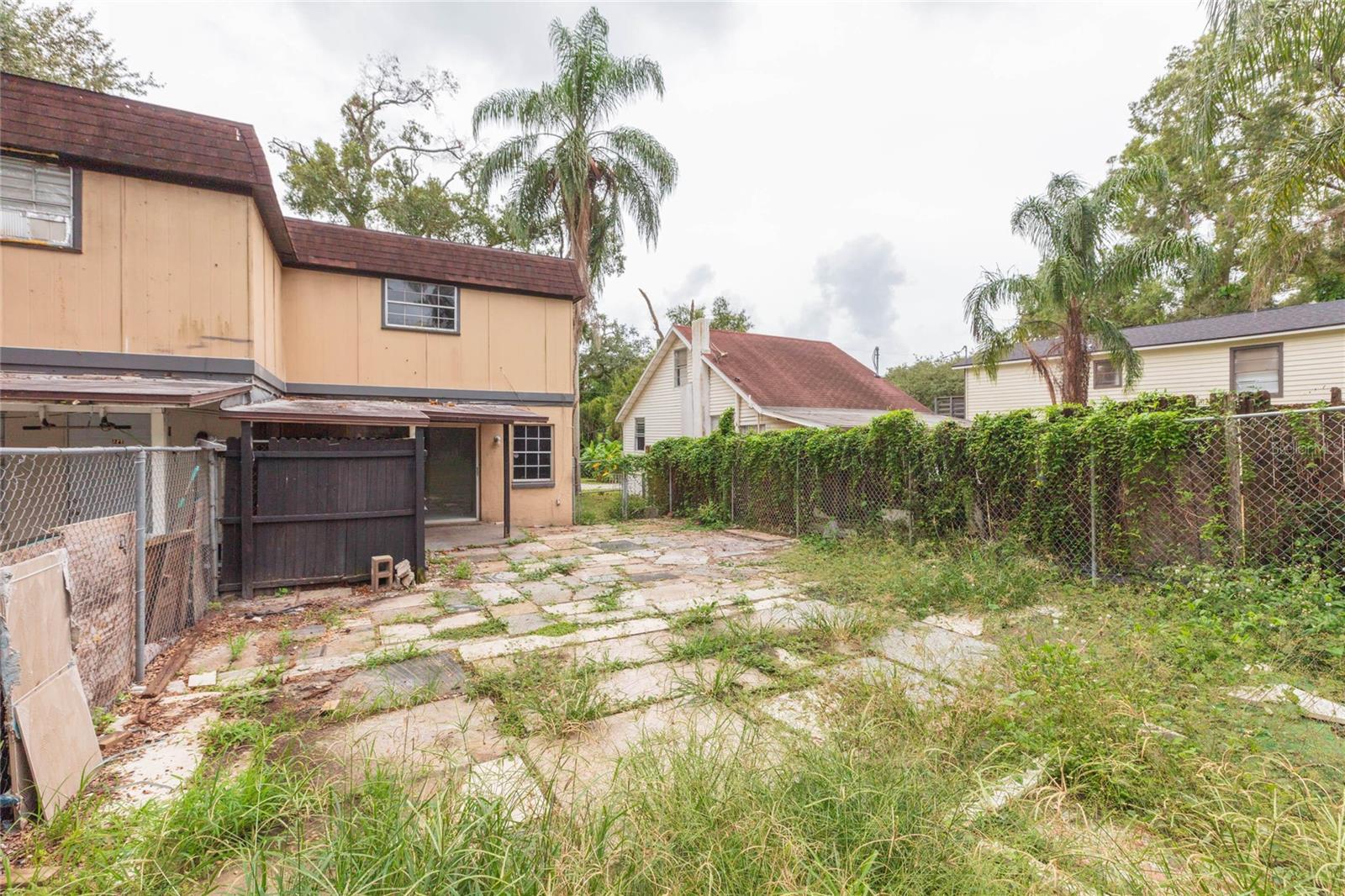 1718 E MULBERRY DR — photo 26