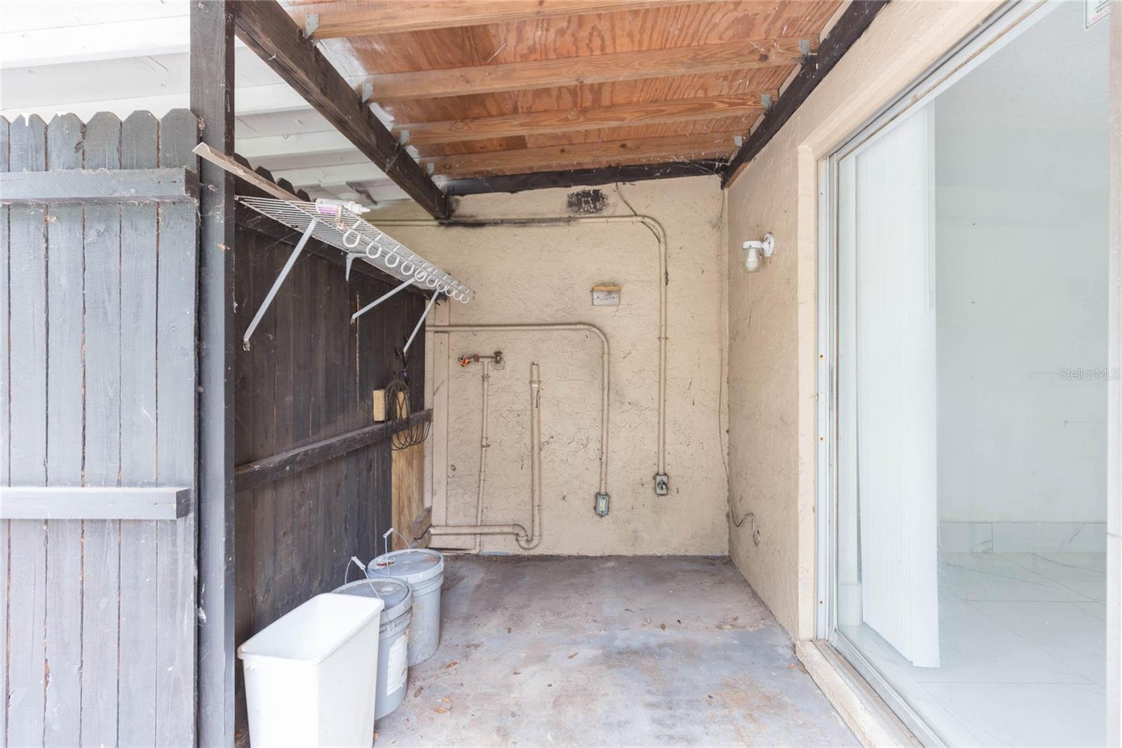 1718 E MULBERRY DR — photo 23