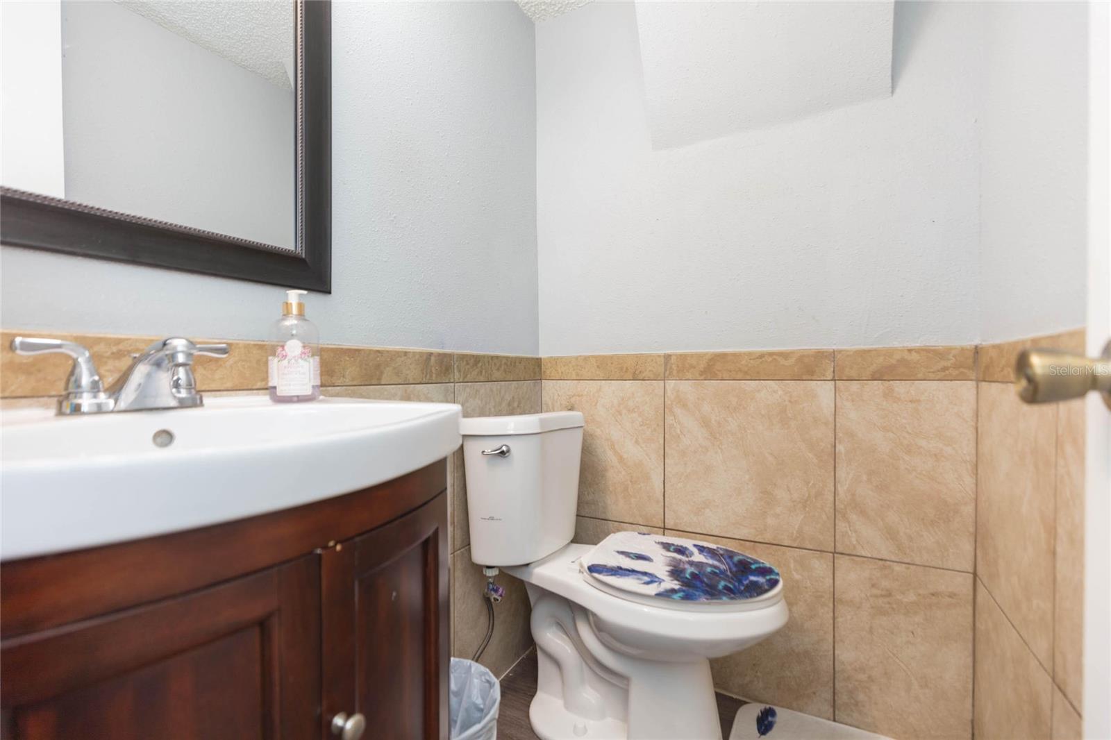 1718 E MULBERRY DR — photo 36