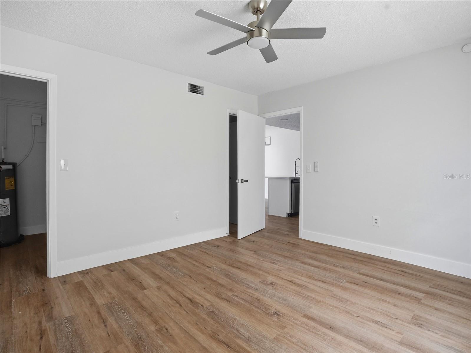 9824 POCONO ST — photo 27