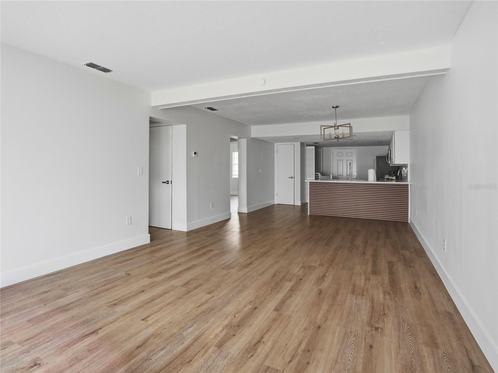 9824 POCONO ST — photo 9