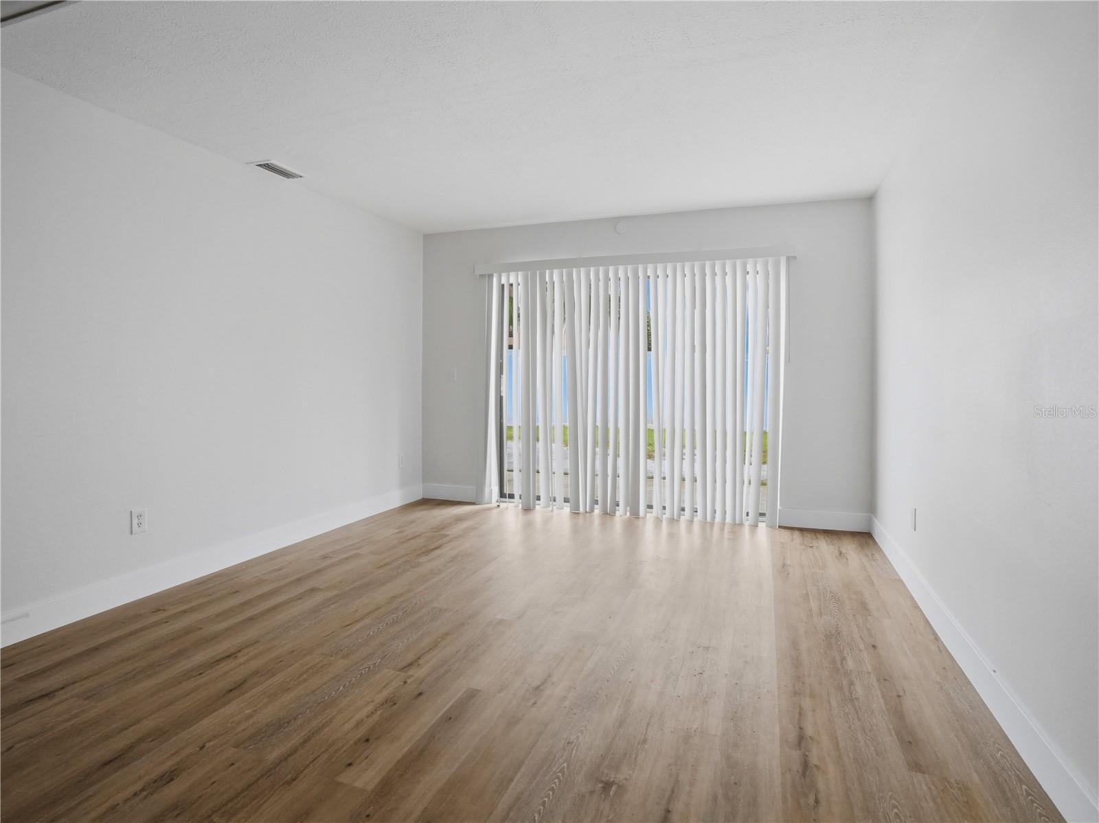 9824 POCONO ST — photo 6