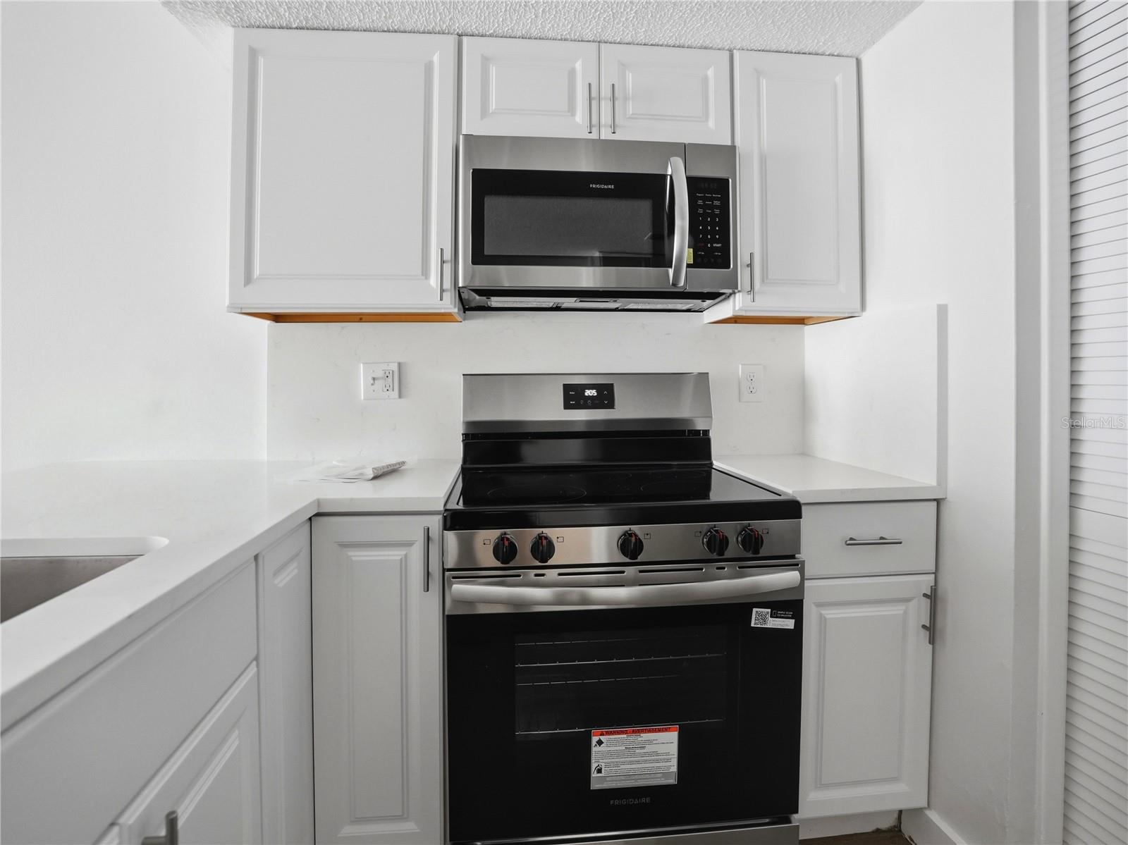 9824 POCONO ST — photo 13