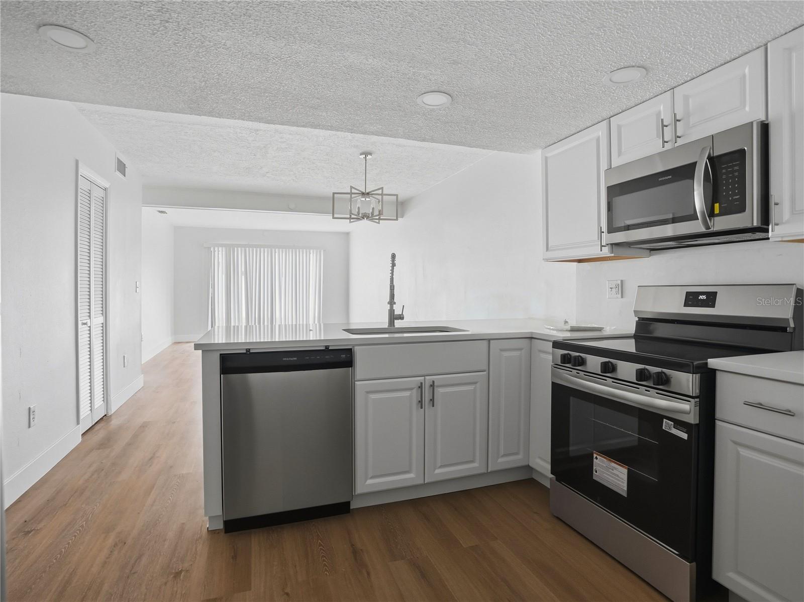 9824 POCONO ST — photo 10