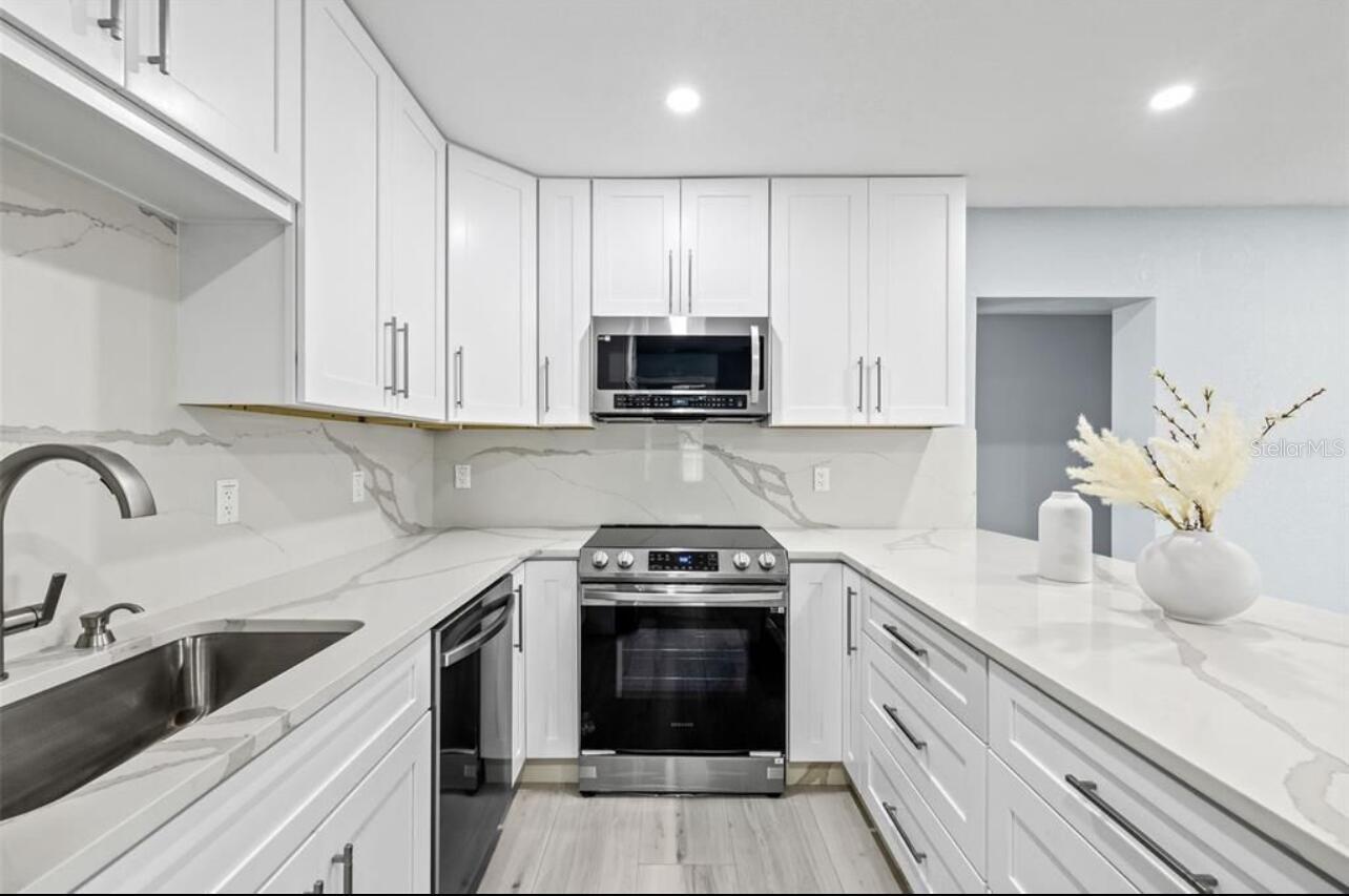 817 W BOUGAINVILLEA AVE — photo 17