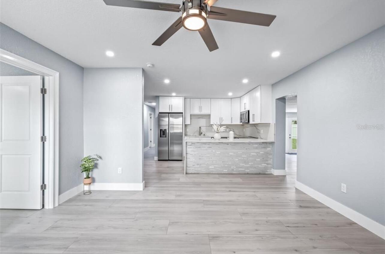 817 W BOUGAINVILLEA AVE — photo 13