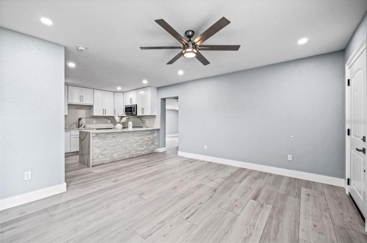 817 W BOUGAINVILLEA AVE — photo 14