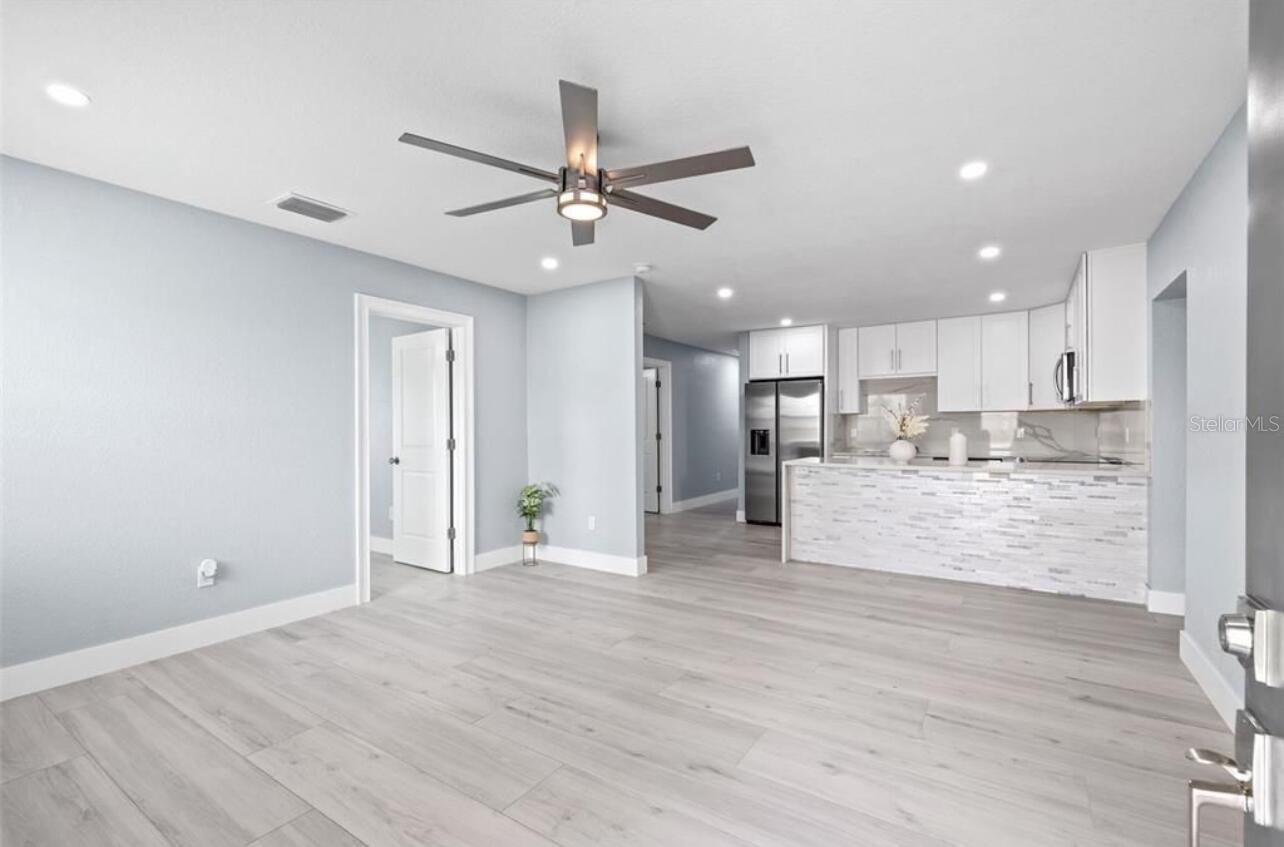 817 W BOUGAINVILLEA AVE — photo 12