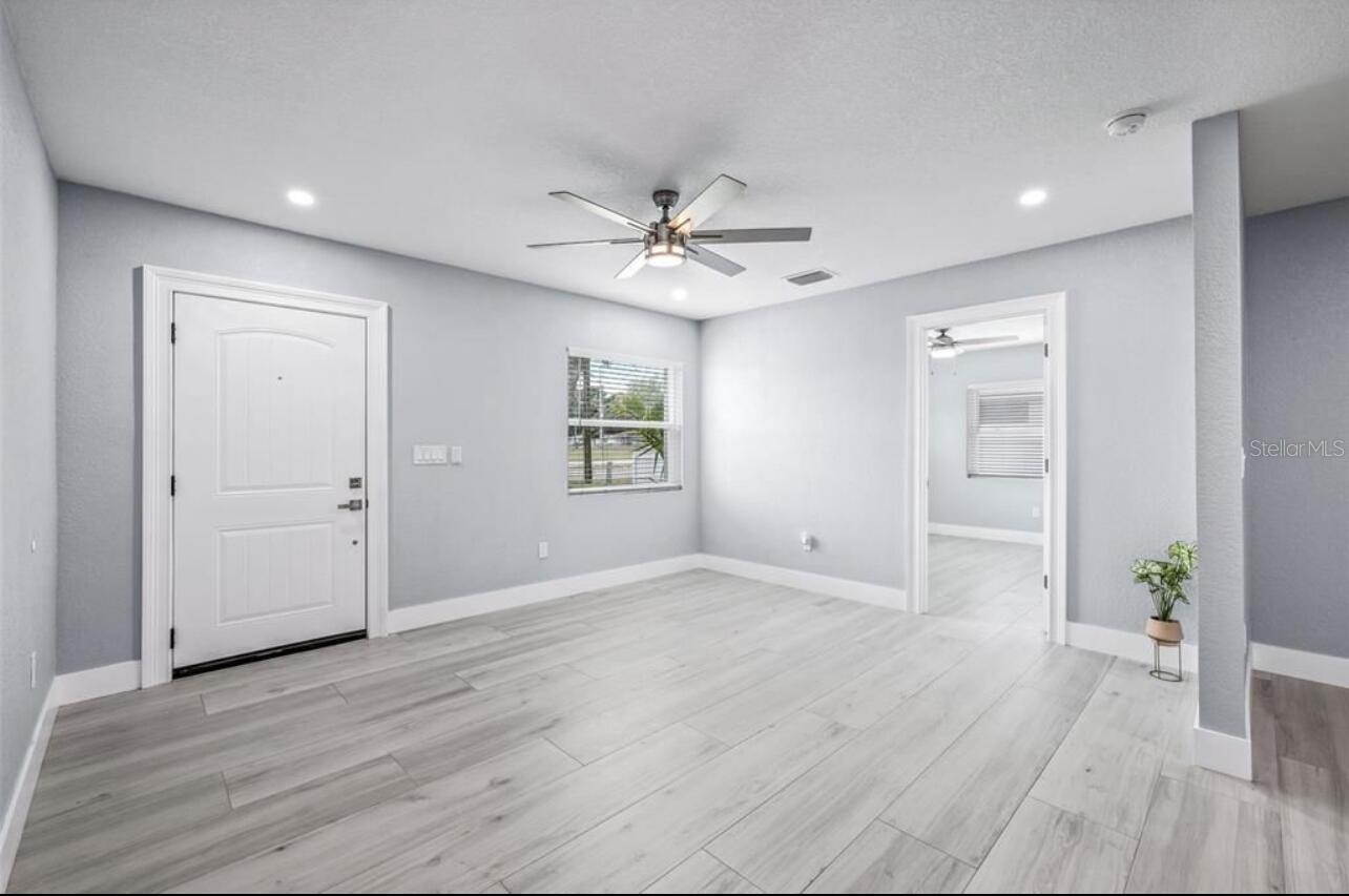 817 W BOUGAINVILLEA AVE — photo 15
