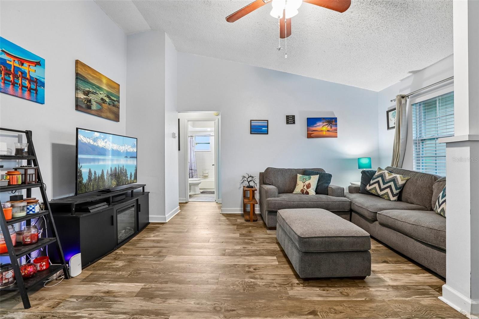 2310 LISTON CIR — photo 3