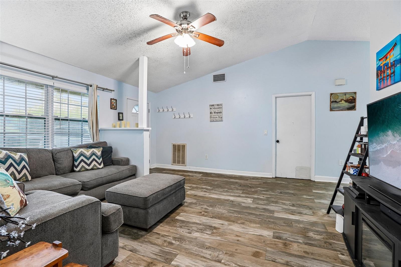 2310 LISTON CIR — photo 4