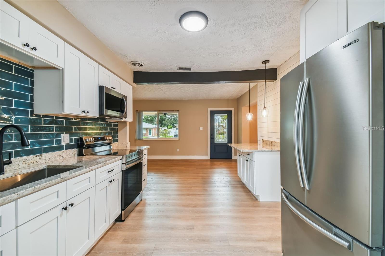 1717 W ELDRED DR — photo 11