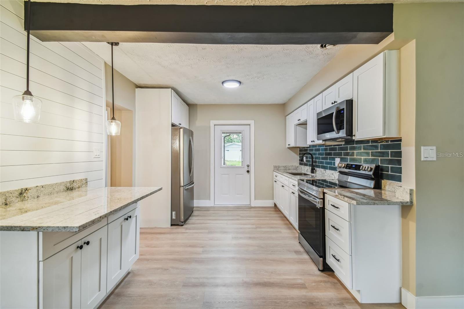 1717 W ELDRED DR — photo 8