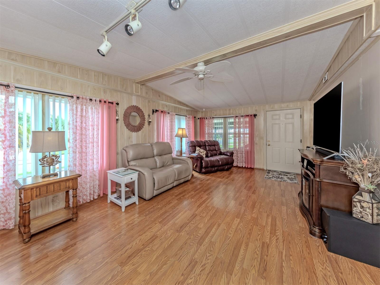 196 PALM HARBOR DR — photo 8