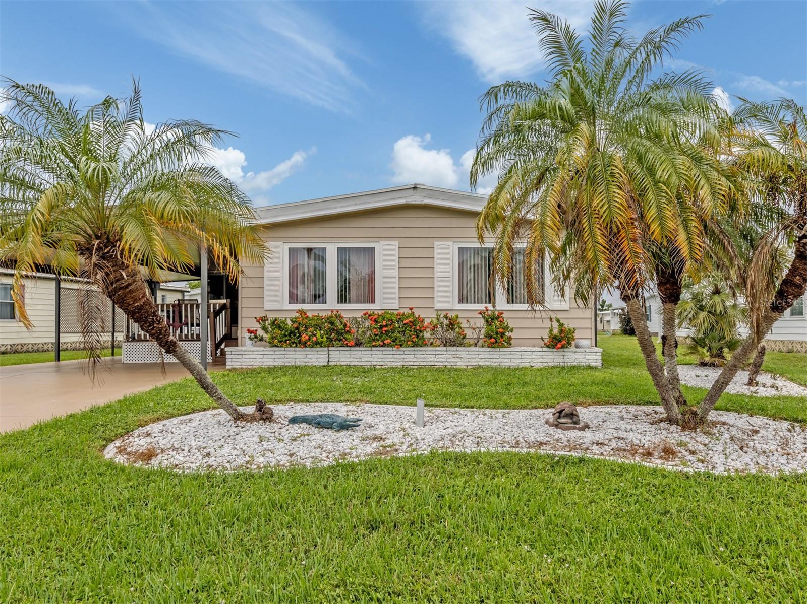 196 PALM HARBOR DR — photo 2