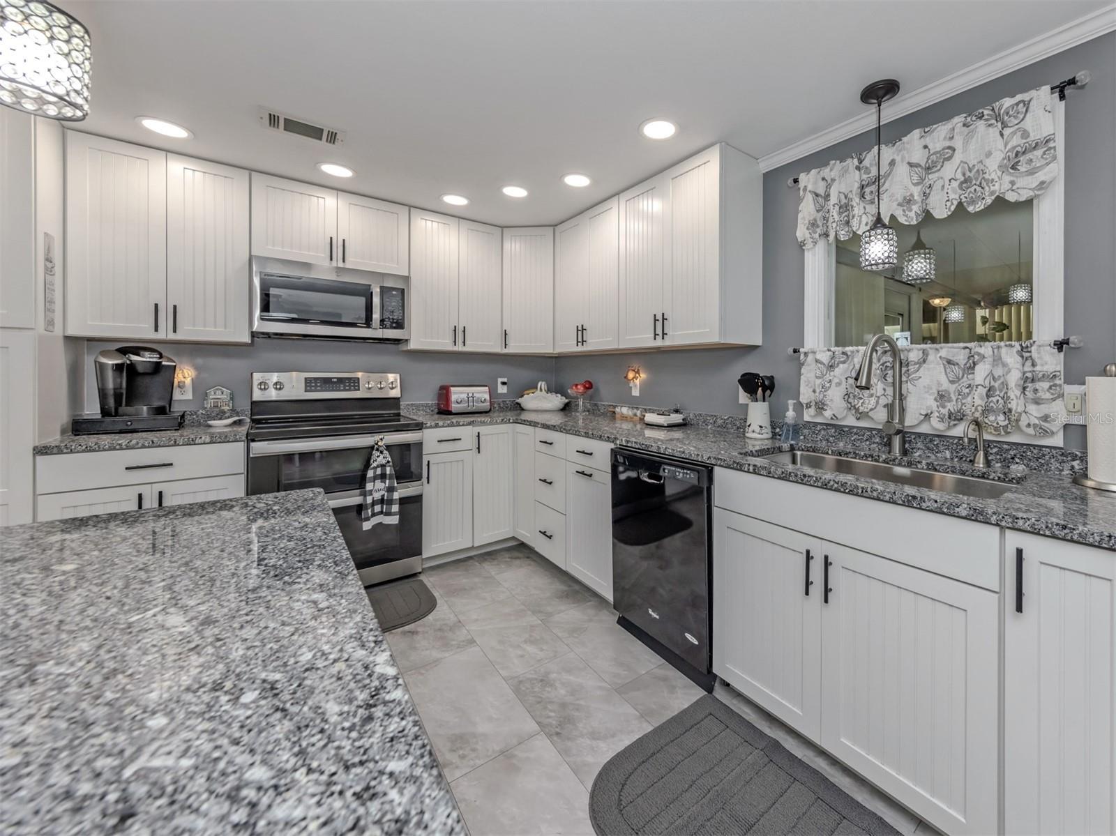 196 PALM HARBOR DR — photo 16