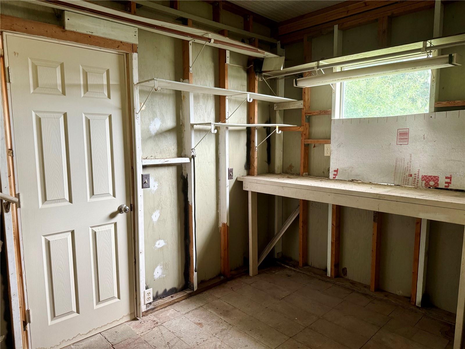 6035 RIDGEWOOD DR — photo 13