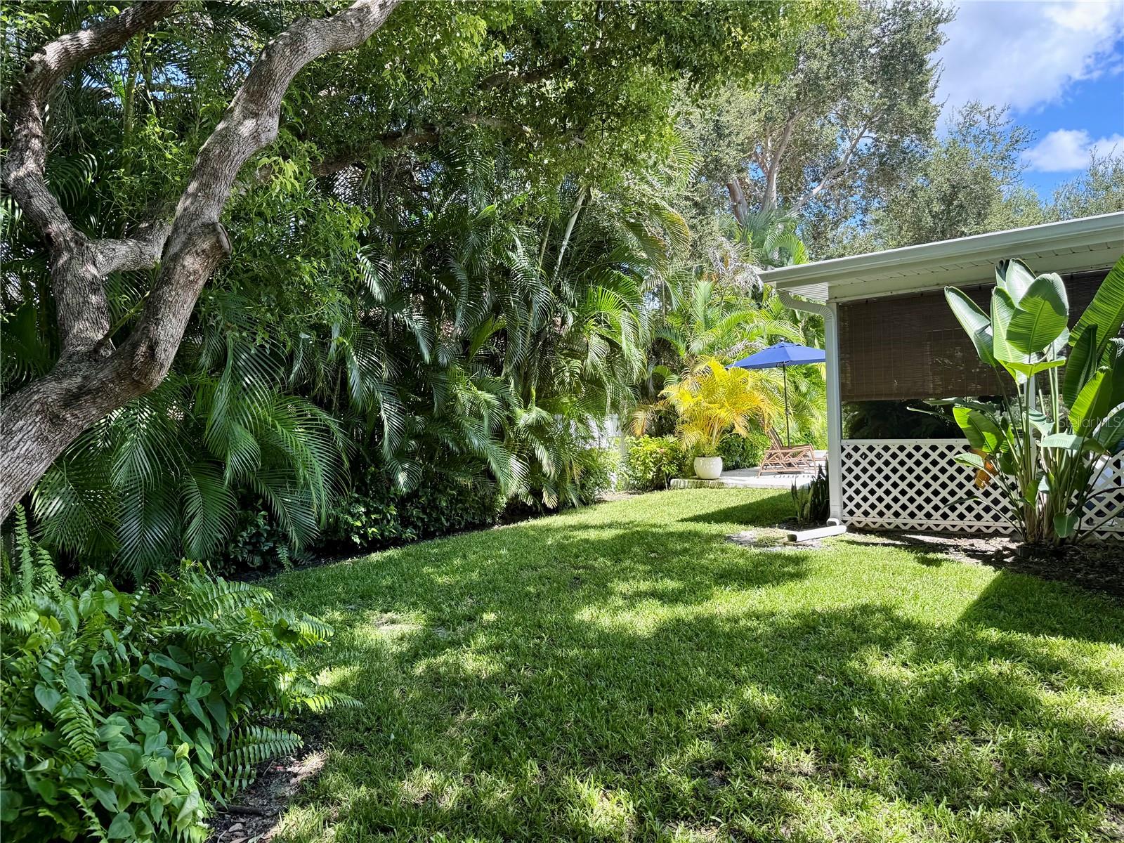 1689 ALTA VISTA ST — photo 24