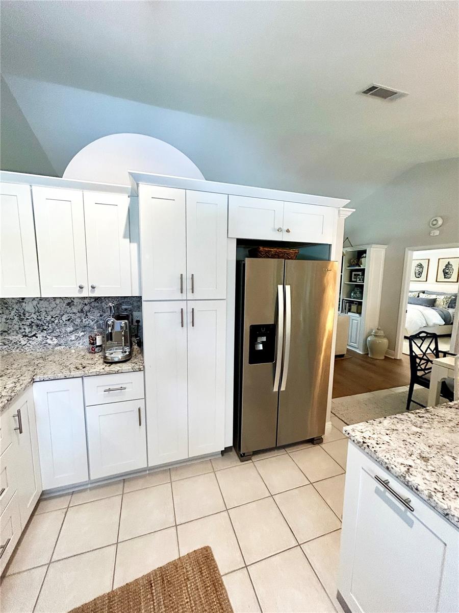 1689 ALTA VISTA ST — photo 3