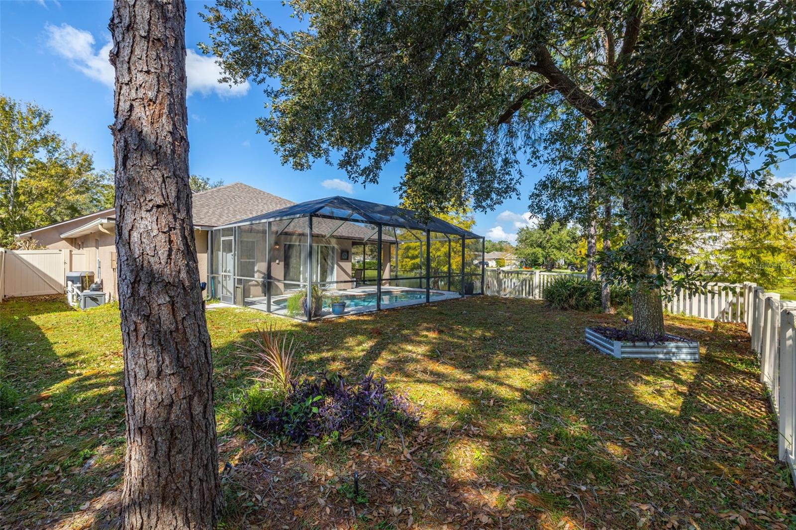 7831 STONELEIGH DR — photo 36
