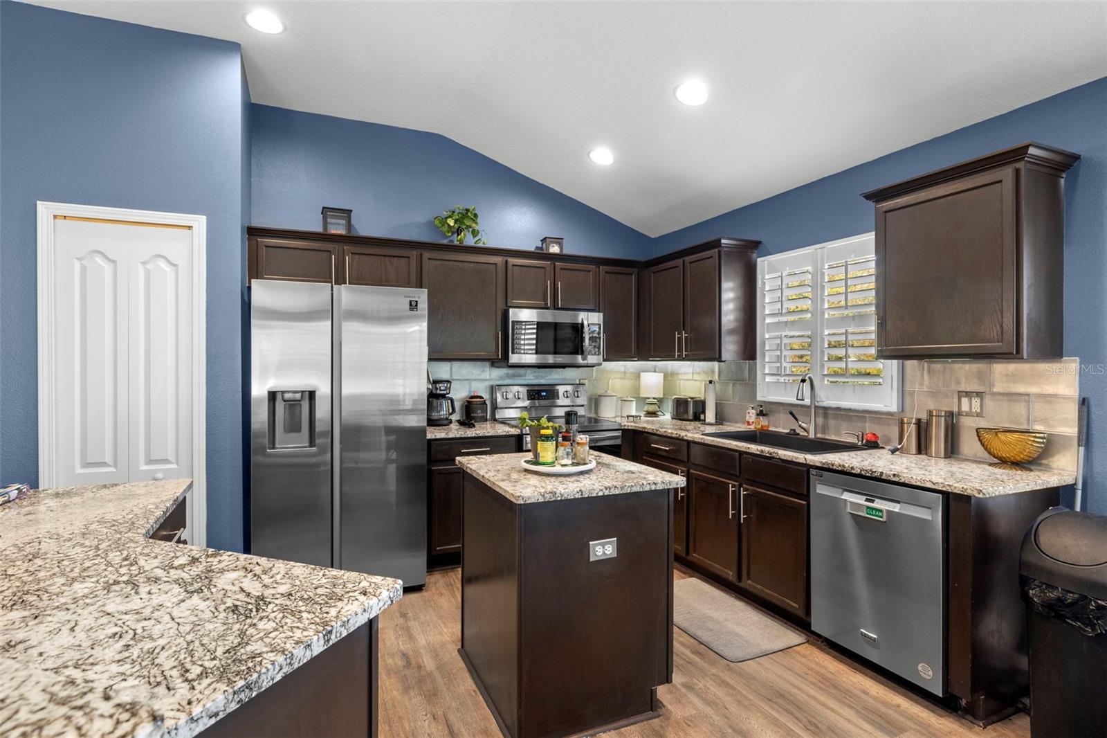7831 STONELEIGH DR — photo 12