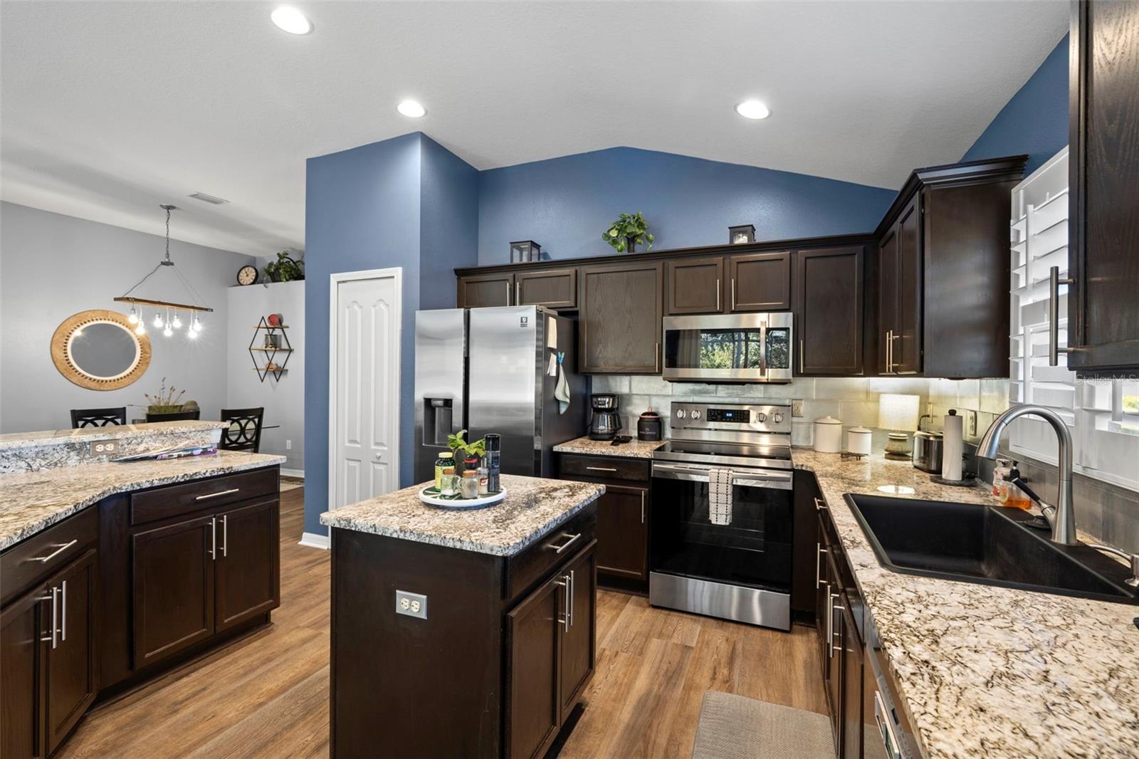 7831 STONELEIGH DR — photo 13